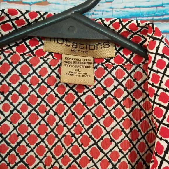 Red Pattern Top - Picture 3 of 3